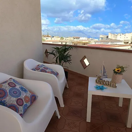 Limoncello Apri La Finestra E Respira Il Profumo Del Mare Spazioso In Sicilia Comfort Per 6 Ospiti *